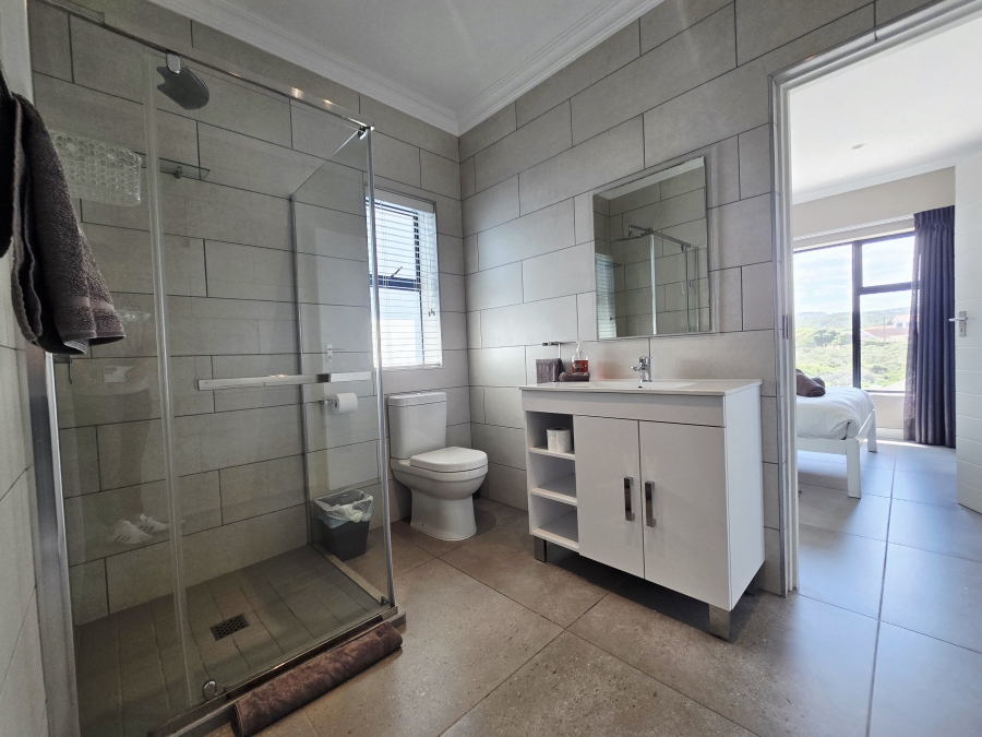 4 Bedroom Property for Sale in Kleinkrantz Western Cape